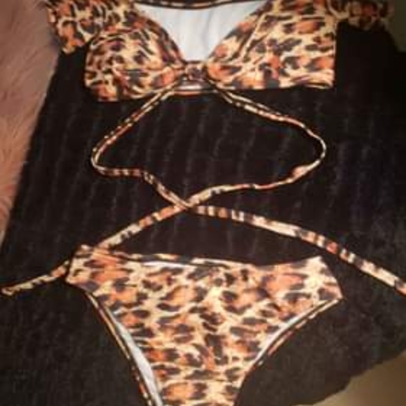 BIKINI- off shoulder, high waist leopard print - Picture 4 of 5